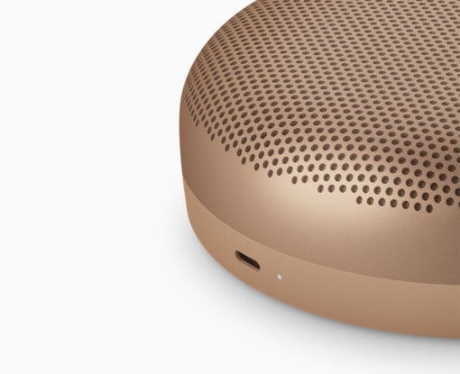 B&O Beosound A1 3.gen - Bluetooth højttaler - Honey Tone - Detail 1