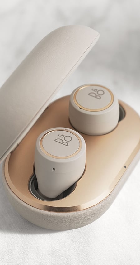 Beoolay E8 Earphones - Gold Tone - Case