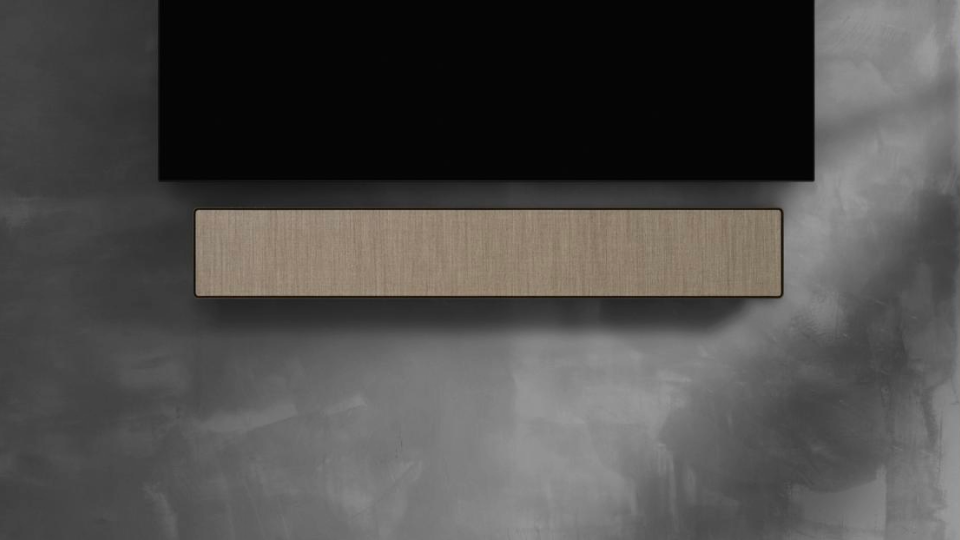 Beosound stage paa vaeg 800x800 1 - B&O